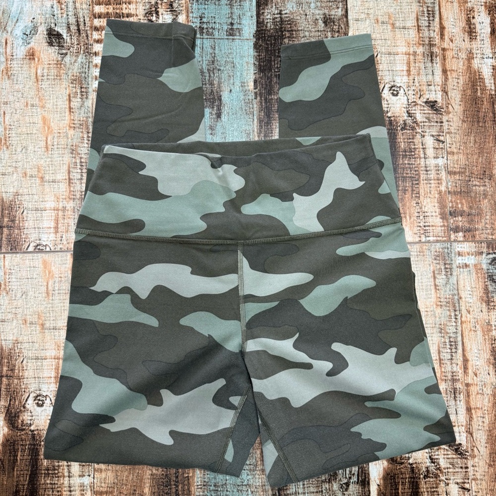 Women’s PINK Victoria Secret ULTIMATE Camouflage Leggings | #K9 - Picture 3 of 9